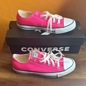 Converse Unisex Fuchsia Barbie Pink Sneakers Brand New Men’s 6 or Women’s 8